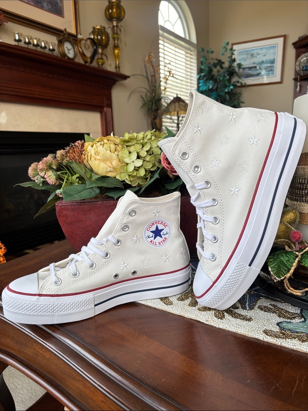 NIB Converse Chuck Taylor All-Star Platform Lift High Top Sneakers Lace Up Stars